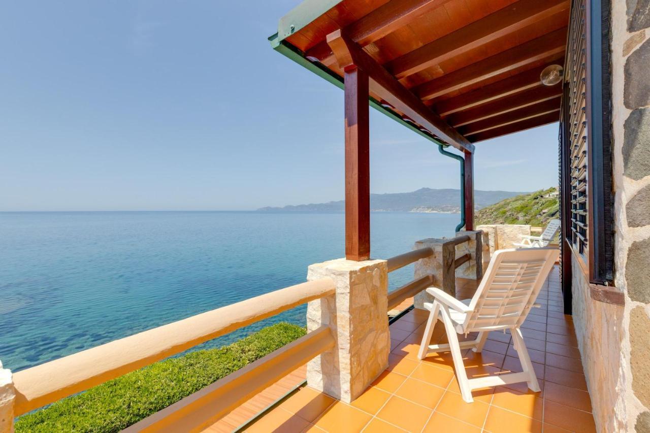 Villa La Terrazza Sul Mare à Magomadas Extérieur photo